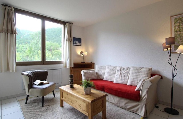 Appartement lumineux 3 pièces avec balcon, idéalement situé à La Salle-les-Alpes, 6 couchages - FR-1-330F-124