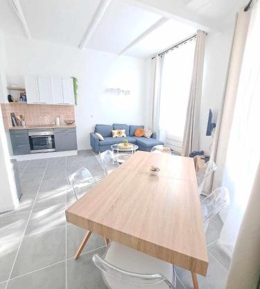Appartement lumineux , Carpentras centre