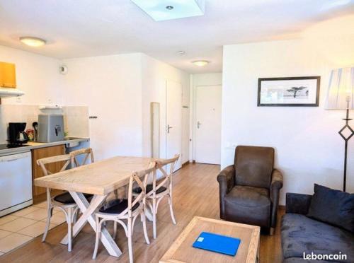 Appartement meublé T3 avec terrasse vue montagne