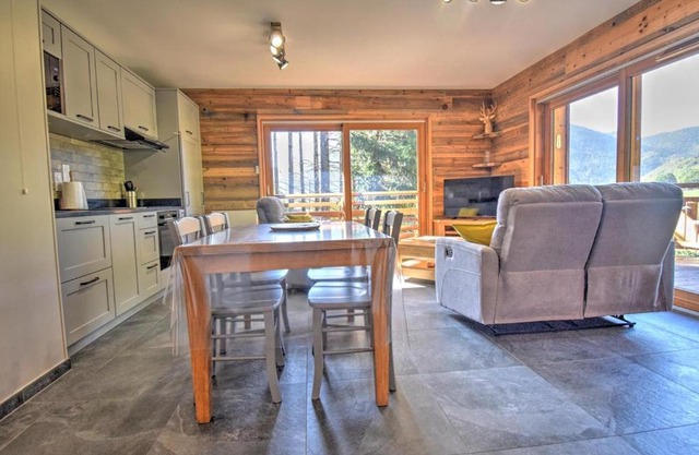 Appartement neuf 62m², 6 pers, proche centre Montriond, terrasse, garage, casier à ski - FR-1-524-121