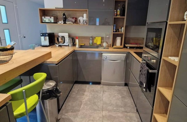 Appartement Récent 120 Mètres Carré