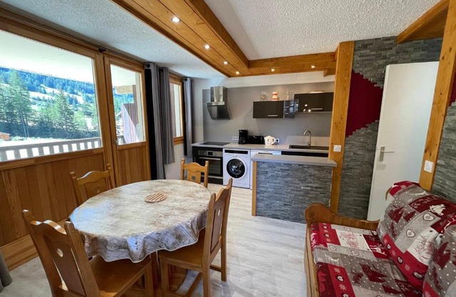 Appartement rénové 4 pers, terrasse, au pied des pistes à Val-Cenis - FR-1-508-178