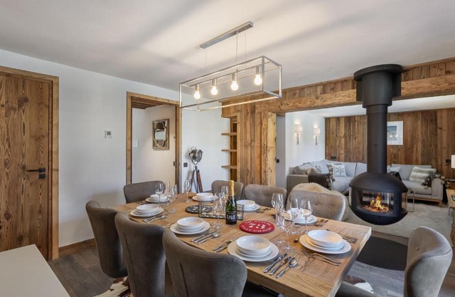 Appartement Ski-in/Ski-out, 3 Chambres, Cheminée, Parking, Val-d'Isère - FR-1-567-74