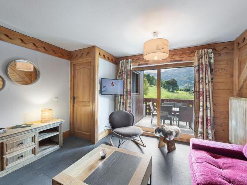 Appartement skis aux pieds, 3 chambres, terrasse, piscine et spa, proche commerces et navettes - FR-1-566-33