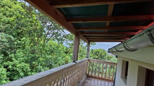 Appartement spacieux à Saint-Claude, 100 m², parking inclus
