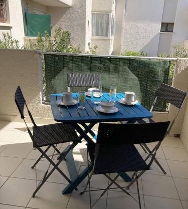 Appartement T2 lumineux et moderne avec parking - 4VOIL245 -