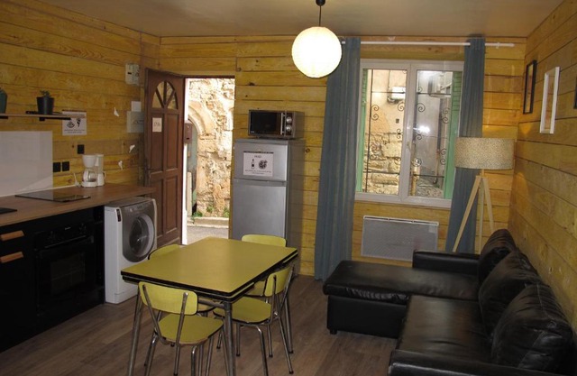 Appartement T1 bis cosy avec patio 17 BIS