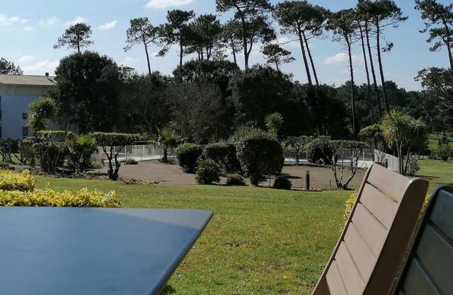 Appartement T2 cabine, capacité 4 personnes, à 600 m de la plage et à 300 m du Golf