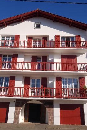 Appartement T3 lumineux et au calme. Wifi,Netflix et parking gratuit.