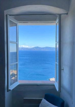 Appartement Vue mer en plein centre de Cargese