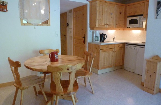 Appartement vue Roche Parstire, 4 personnes, 1 chambre, 1 coin montagne - HC07