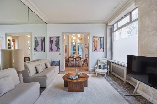 Appartment St Germain des pres by Studio Prestige