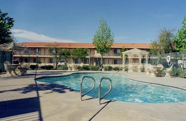Applegate Inn