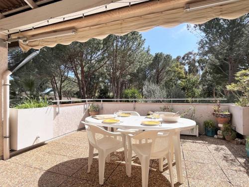 Appt 3 pièces 6 couchages LE LAVANDOU - FR-1-251-529