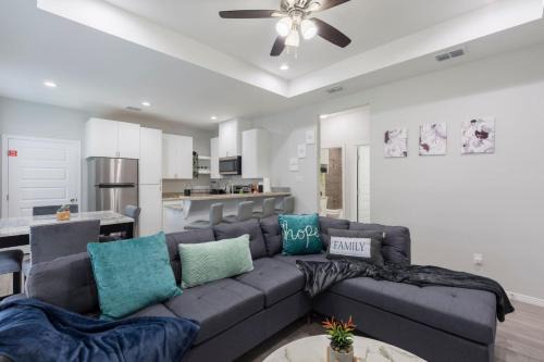Apt 1 Modern New 2bed 2bath