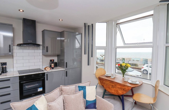 Apt 4 @ Hunter's Quay