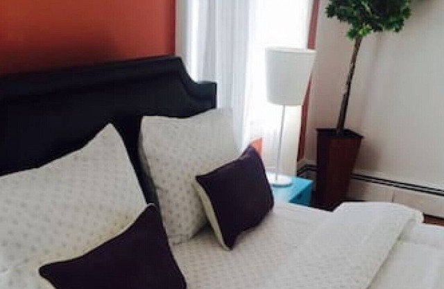 Apt #5 · Clean and cozy one bedroom apt in OTR/UC