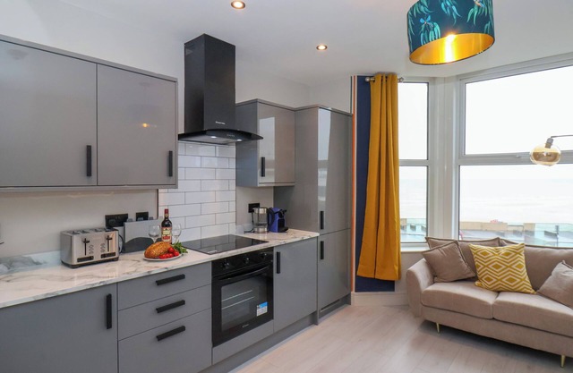 Apt 6 @ Hunter's Quay