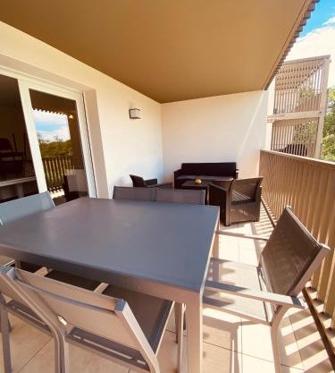 Apt clim 4 p clim avec piscine et parking 400 m plages- V0775