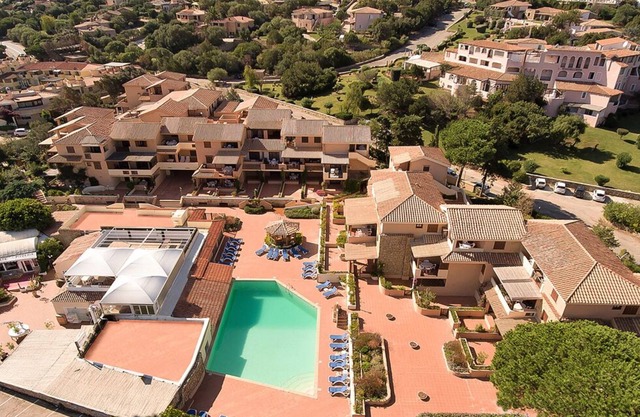 Apt. Costa 2A with shared Swimming Pool