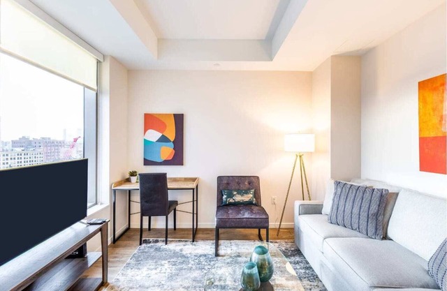 Apt In Downtown Seaport with Pool and Gym