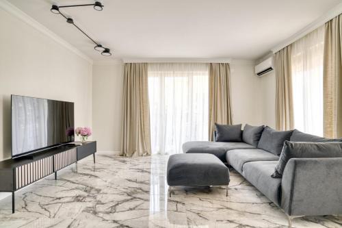 Apt "Royal Oak" 2 Bedroom with Garage Parking