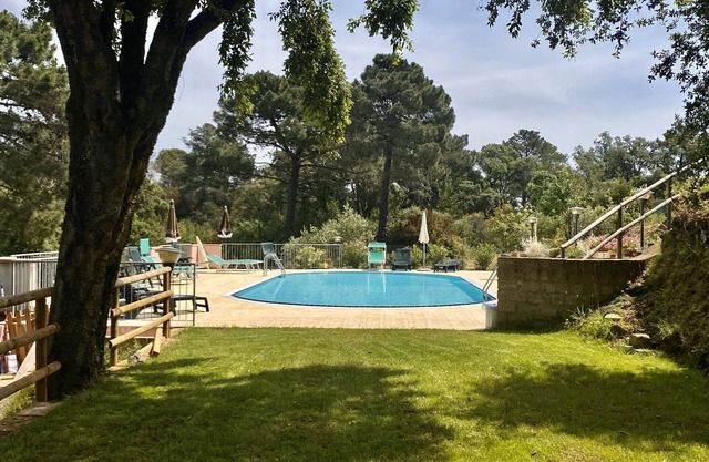 Casa de vacaciones con piscina. Apartamento de tres habitaciones 5/6 pl.