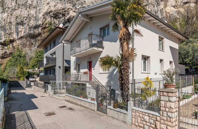 Apt Villa Daniel, with balcony in quiet area
