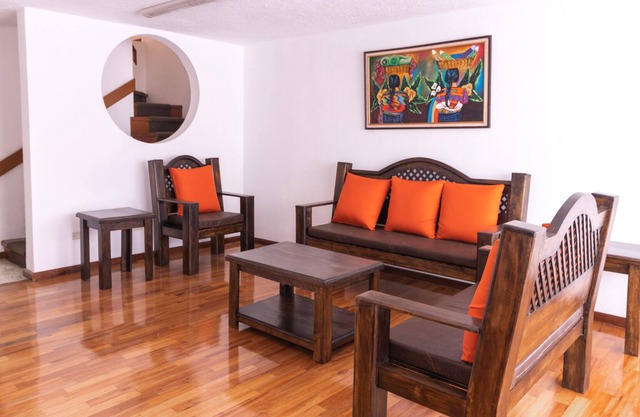 Apto con jardín ideal para familias a 5 minutos de Cayala!
