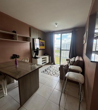 Apto condomínio Ville Laguna, totalmente mobiliado, com 2 quartos, sendo 1 suíte