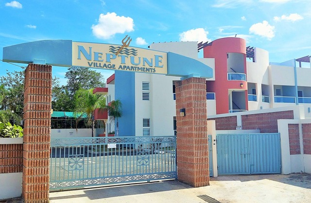 Pueblo de Neptuno, Boquerón, Cabo Rojo PR (Agua y Luz)