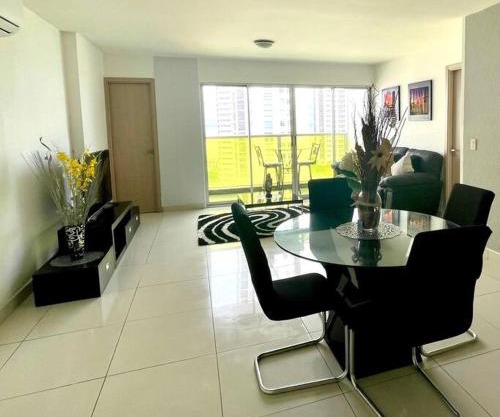 Apto in excellent location low price for long stay
