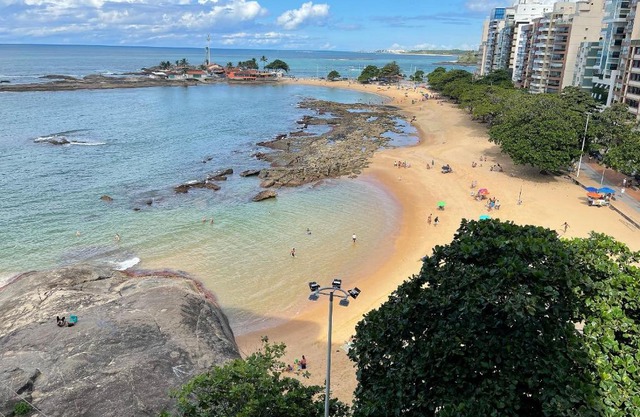 Apto maravilhoso a 200m da Praia das Castanheiras