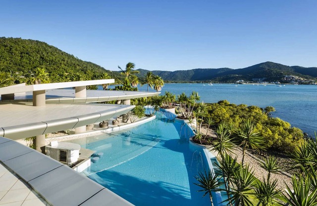 Aqua Luxury apartment