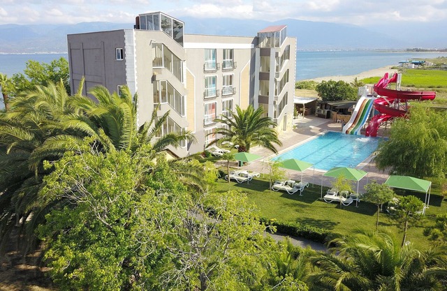 Aqua Nina Hotel