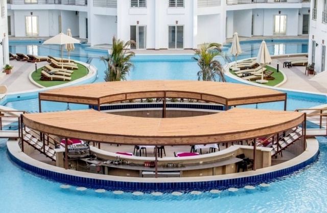 Aqua Palms Resort