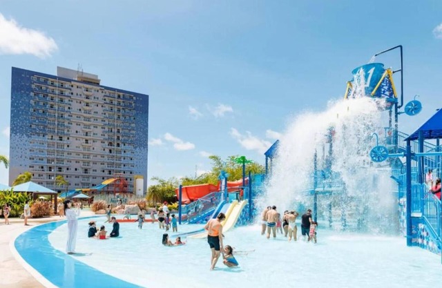 Aqualand Resort Salinas