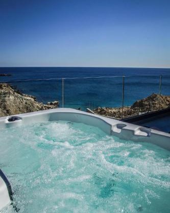 Aquamarine Luxury Suites