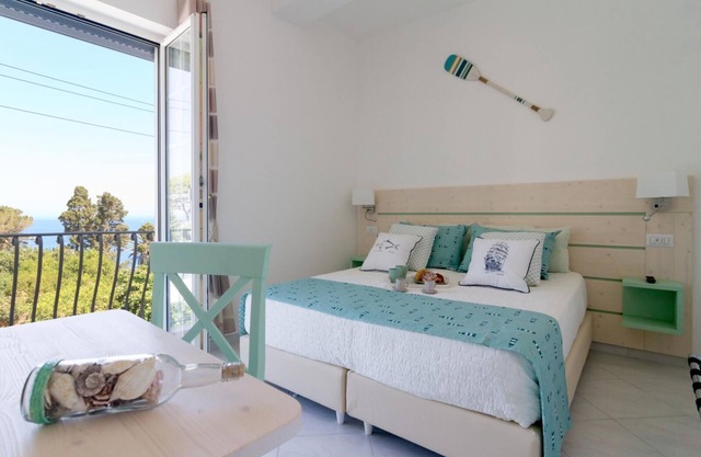 Aquamarine Relaxing Capri Suites - JSuite Smeralda
