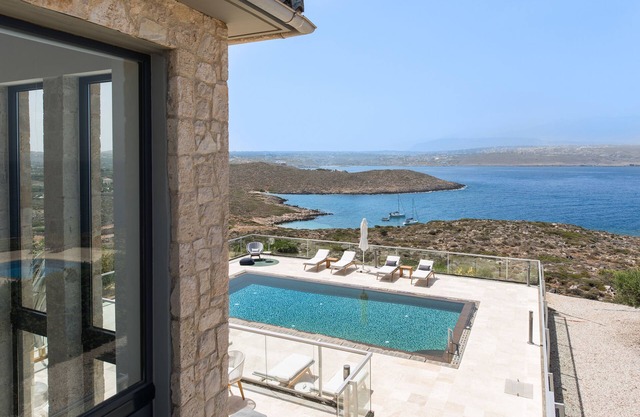 AQUAMARINE VILLA 1 – illa de Lujo Frente al Mar con Piscina Privada, Pista Tenis