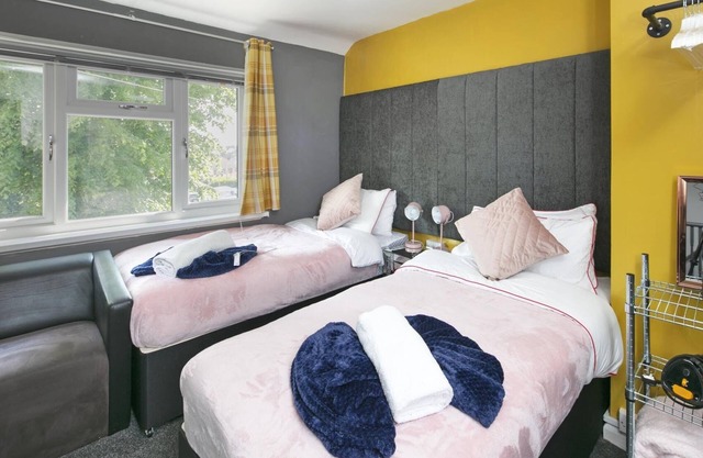 Aquatics Centre | 3 Bedrooms | Parking