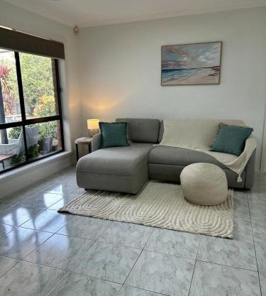 Aquawaters Beach House - 5 min walk to beach