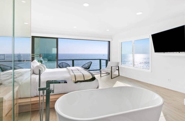 Aquazzura - By Stay Awhile Villas