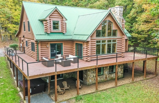 Ar'ya Relaxed Chalet | Dock Slip + Hot Tub