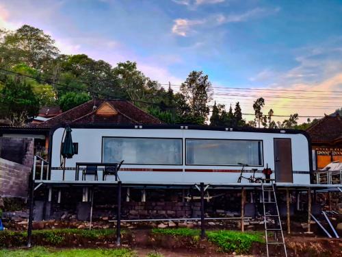 ARA Caravan Villa