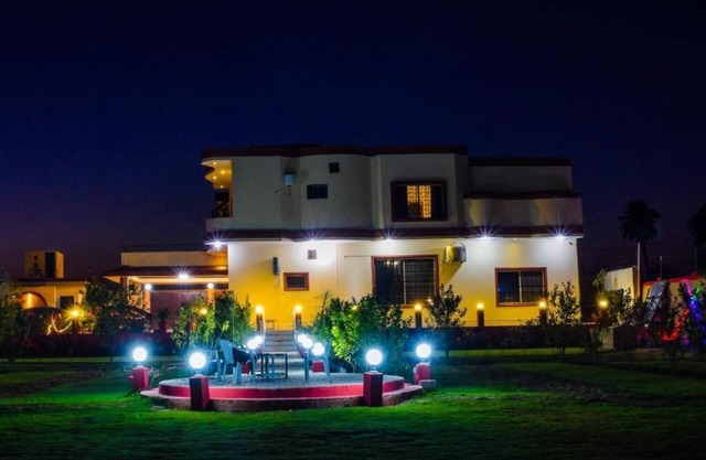 Arabian Lodges