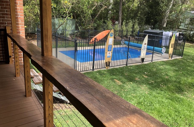 Aracalm house & pool-dog friendly inside.linen provided. 500m to amazing beaches