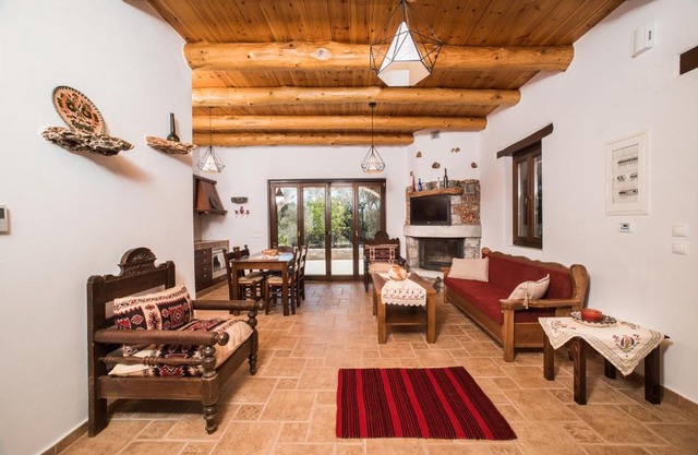 ARADENA TRADITIONAL House 4