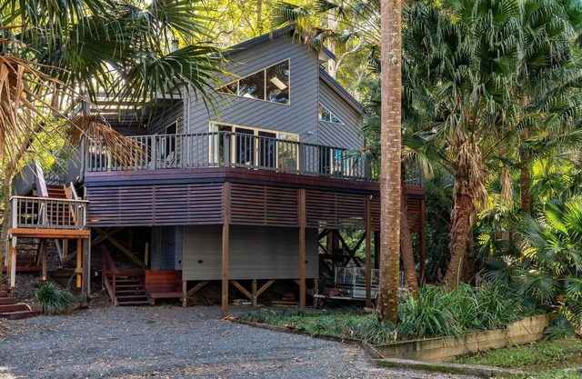 Araluen - Pacific Palms Holidays
