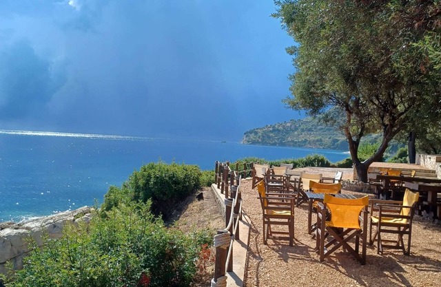 Arba Beach suites & studios